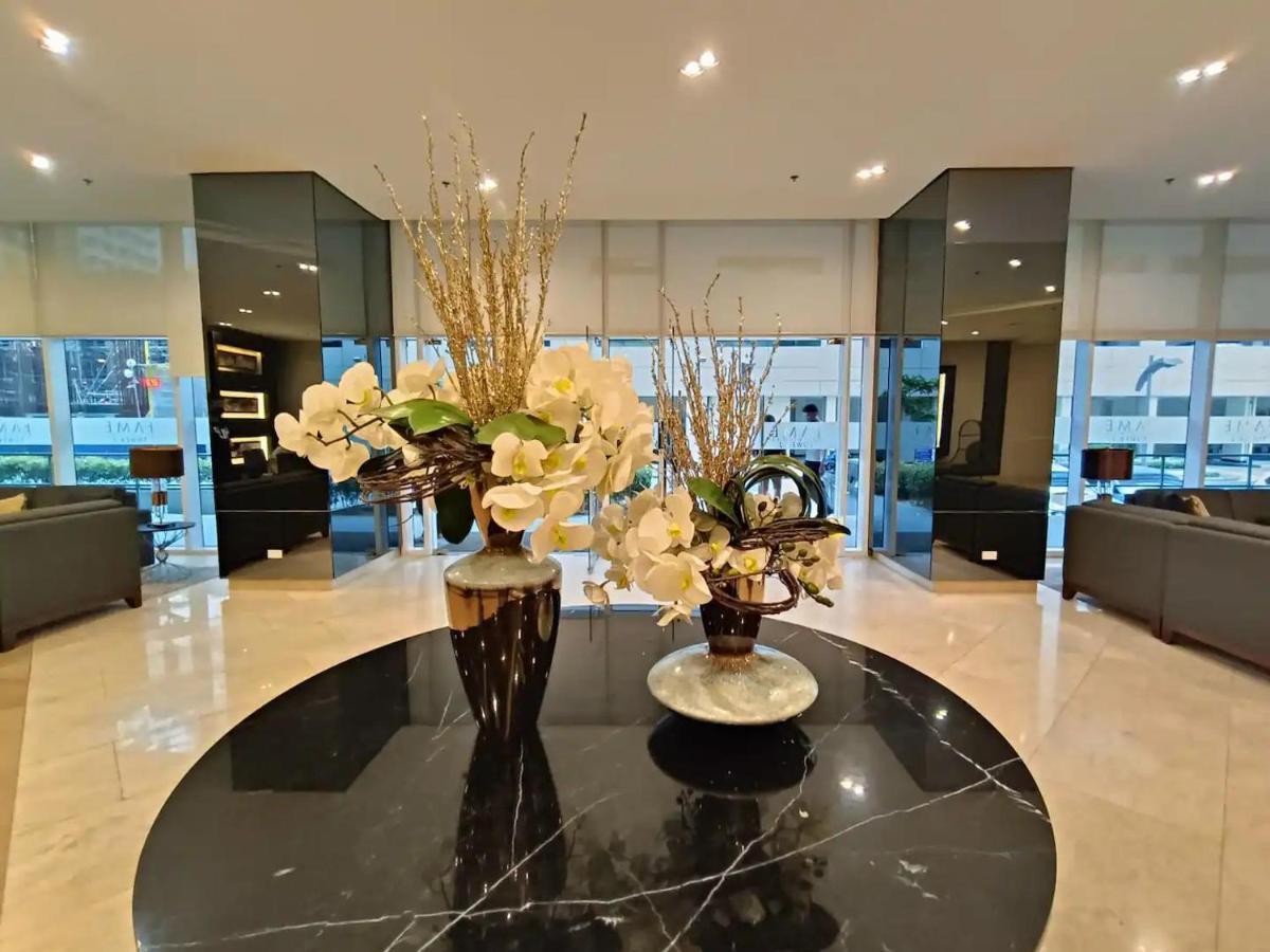 Penthouse At Fame 41st Floor, Shangrila-megamall Manila