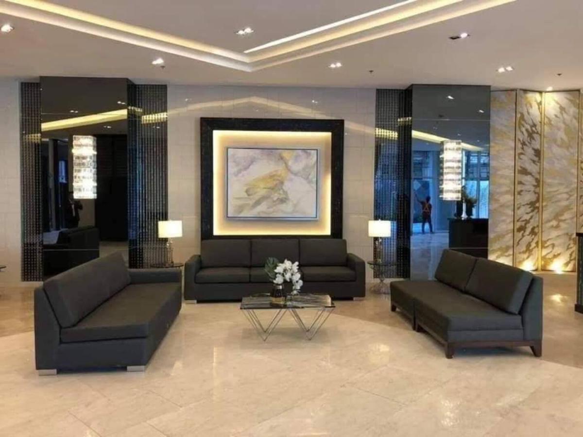 Penthouse At Fame 41st Floor, Shangrila-megamall Apartment
