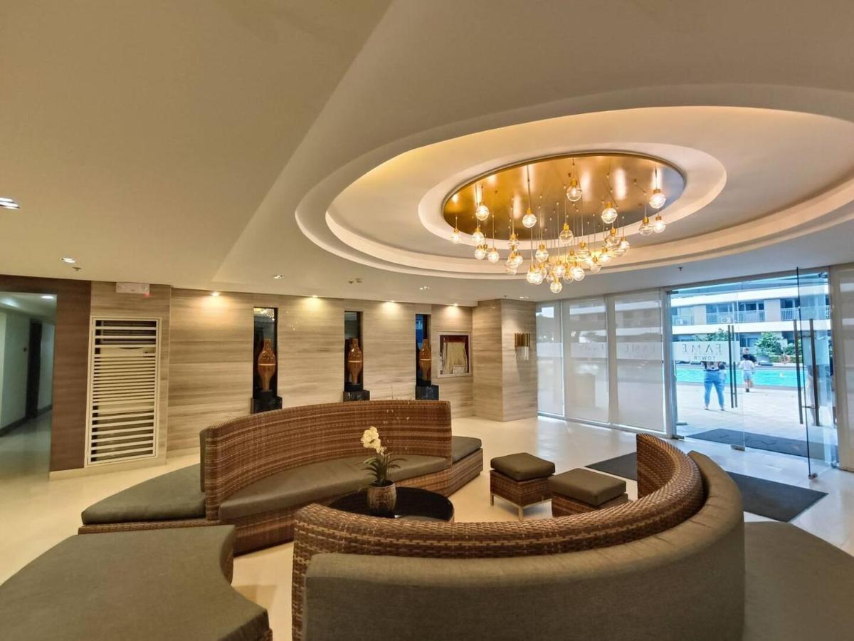 Penthouse At Fame 41st Floor, Shangrila-megamall *